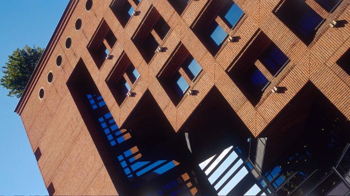 5 works of art by Mario Botta 5由马里奥·博塔携手的艺术作品