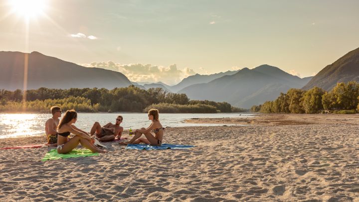 5 most social lidos in Ticino 5大多数社会丽都在提契诺半岛官方app下载