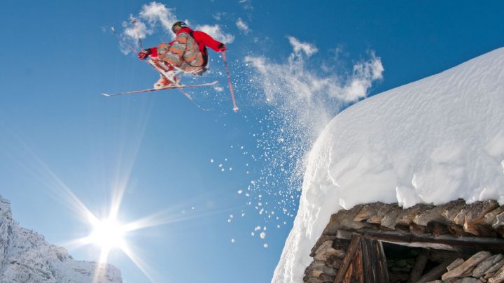 Snow-filled fun guaranteed 白雪皑皑的有趣的保证