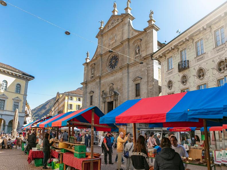 Image 0 - Der Markt von Bellinzona 0 - Der Markt冯Bellinzona形象