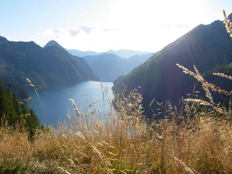 图2 -太阳谷Blenio Valley